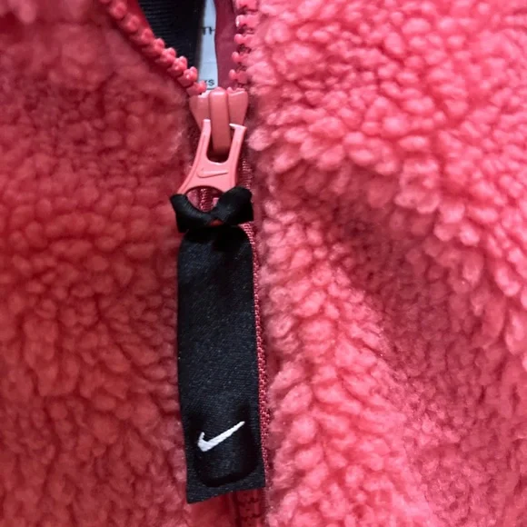 Nike Women’s Therma Fit Sherpa Puffer Loose Fit Jacket - Picture 10 of 16